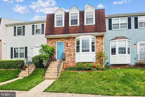6990 Admetus Ct, Alexandria, VA 22315