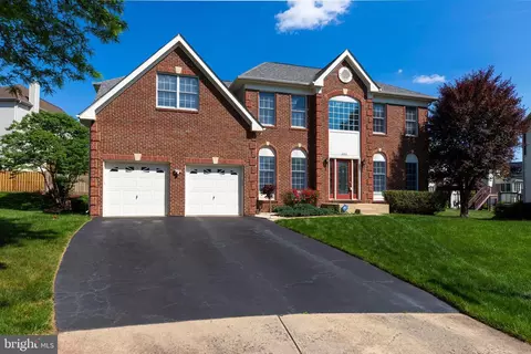 2906 Blue Holly Ln, Herndon, VA 20171