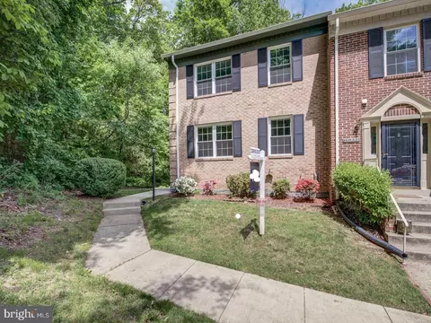 6034 Crocus Ct, Alexandria, VA 22310