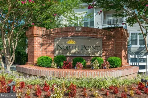 1519 N North Point Dr #203, Reston, VA 20190