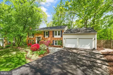 12601 Old Dorm Pl, Herndon, VA 20170