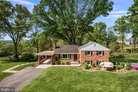 1919 Earldale Ct, Alexandria, VA 22306