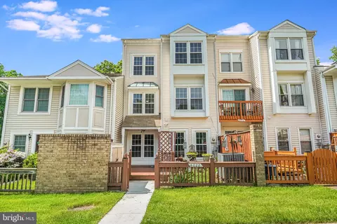 6022 Chestnut Hollow Ct, Centreville, VA 20121