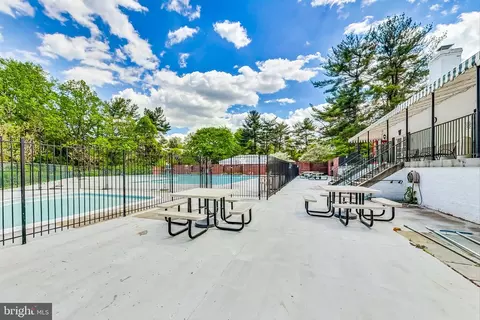 View/Area - 7621 Provincial Dr #306, Mclean, VA 22102 photo 3 of 3