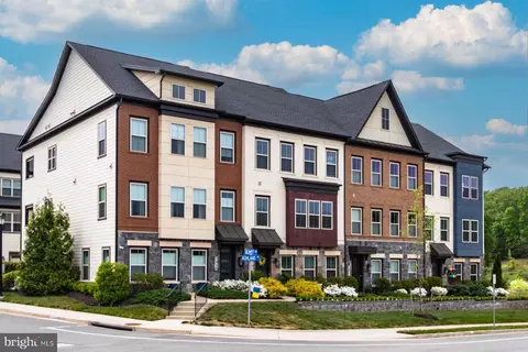 7916 Ashland Dr, Alexandria, VA 22315