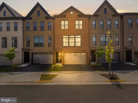 12281 Sweet Willow Ln, Fairfax, VA 22030
