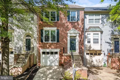 14634 Stream Pond Dr, Centreville, VA 20120