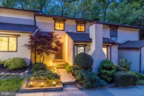 2302 Glade Bank Way, Reston, VA 20191