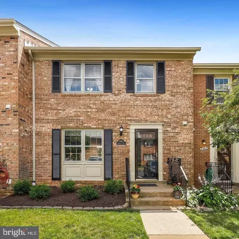 6565 Snowbell Ln, Falls Church, VA 22042