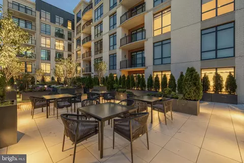 Exterior - 6718 Lowell Ave #504, Mclean, VA 22101 photo 8 of 8