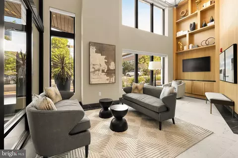 Living - 6718 Lowell Ave #504, Mclean, VA 22101 photo 6 of 6