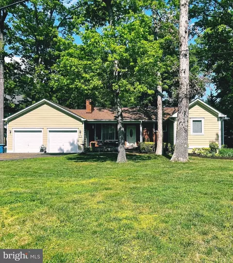 7115 Constantine Ave, Springfield, VA 22150