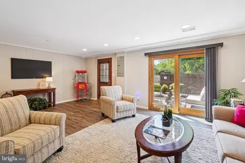 Other - 5956 Seabright Rd, Springfield, VA 22152 photo 1 of 6