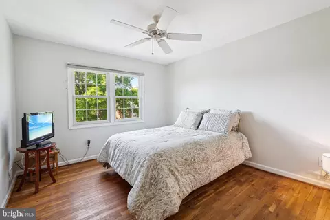 Bedroom - 5956 Seabright Rd, Springfield, VA 22152 photo 3 of 3
