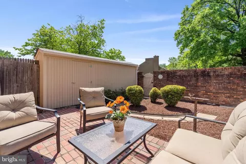 Exterior - 5956 Seabright Rd, Springfield, VA 22152 photo 2 of 5