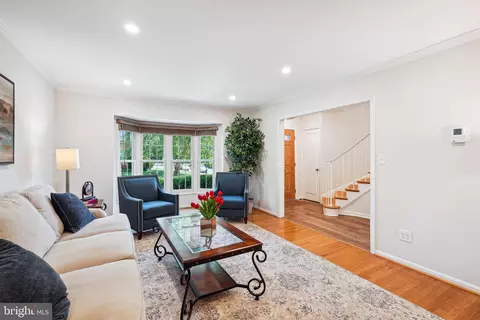 Living - 5956 Seabright Rd, Springfield, VA 22152 photo 1 of 1
