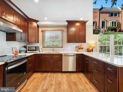 5956 Seabright Rd, Springfield, VA 22152