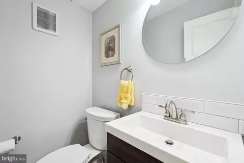 Bath - 5956 Seabright Rd, Springfield, VA 22152 photo 1 of 5