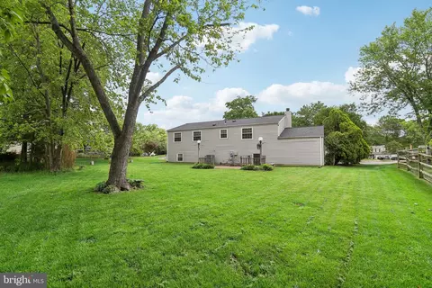 Exterior - 8054 Athena St, Springfield, VA 22153 photo 5 of 13