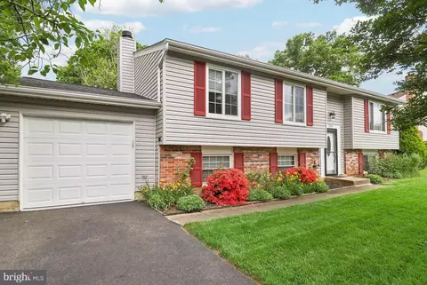 Exterior - 8054 Athena St, Springfield, VA 22153 photo 3 of 13