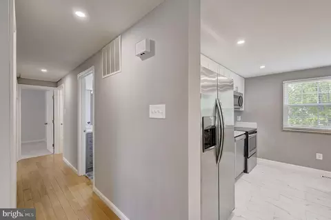 Entry Way - 8054 Athena St, Springfield, VA 22153 photo 2 of 6