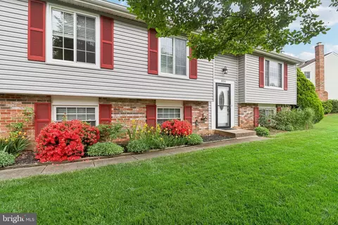 Exterior - 8054 Athena St, Springfield, VA 22153 photo 11 of 13