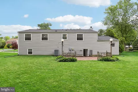 Exterior - 8054 Athena St, Springfield, VA 22153 photo 12 of 13