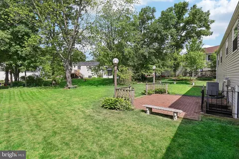 Exterior - 8054 Athena St, Springfield, VA 22153 photo 6 of 13