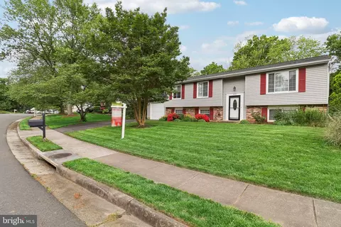 Exterior - 8054 Athena St, Springfield, VA 22153 photo 7 of 13