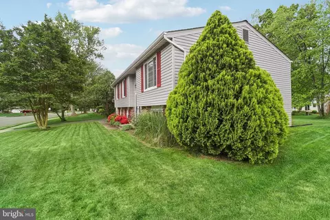 Exterior - 8054 Athena St, Springfield, VA 22153 photo 8 of 13