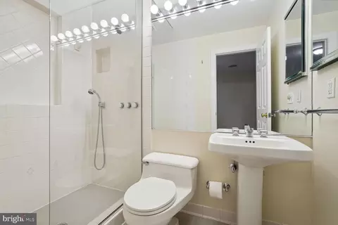 Bath - 7418 Dulany Dr, Mclean, VA 22101 photo 1 of 6