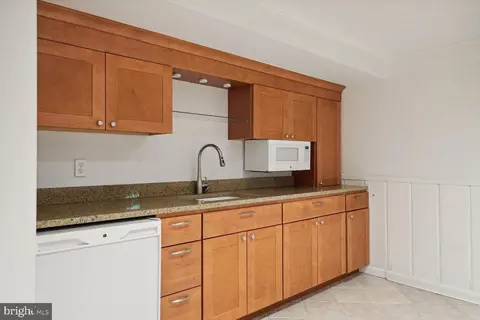 Kitchen - 7418 Dulany Dr, Mclean, VA 22101 photo 6 of 6