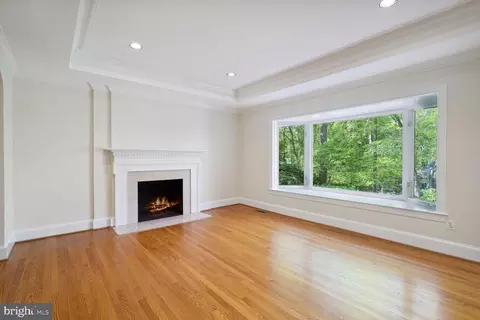 Living - 7418 Dulany Dr, Mclean, VA 22101 photo 2 of 3