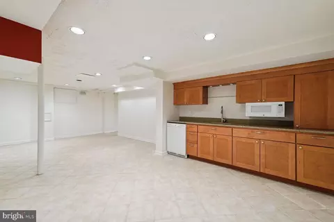 Kitchen - 7418 Dulany Dr, Mclean, VA 22101 photo 5 of 6