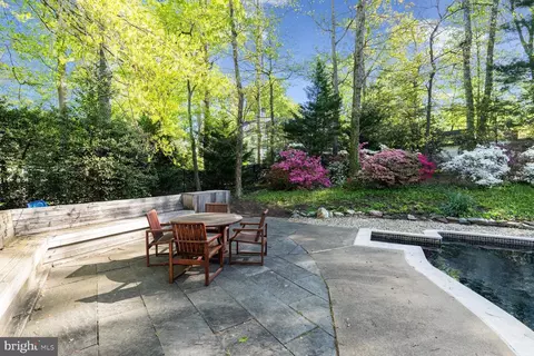 Exterior - 7418 Dulany Dr, Mclean, VA 22101 photo 7 of 11
