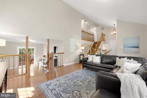 Entry Way - 11965 Grey Squirrel Ln, Reston, VA 20194 photo 3 of 7