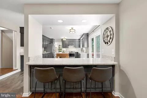 Kitchen - 11965 Grey Squirrel Ln, Reston, VA 20194 photo 8 of 9