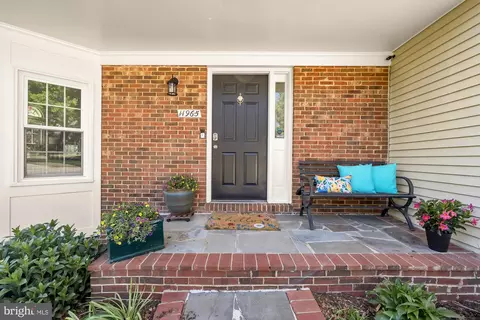 Exterior - 11965 Grey Squirrel Ln, Reston, VA 20194 photo 3 of 17