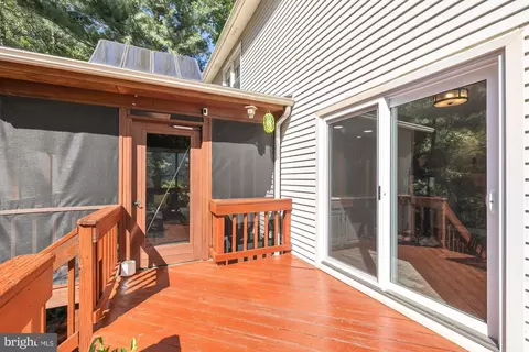 Exterior - 11965 Grey Squirrel Ln, Reston, VA 20194 photo 8 of 17