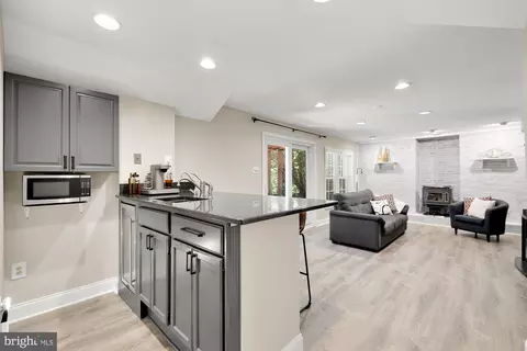 Kitchen - 11965 Grey Squirrel Ln, Reston, VA 20194 photo 9 of 9