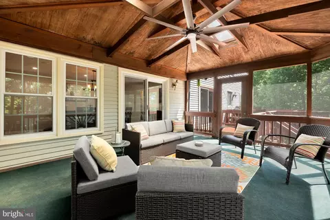 Exterior - 11965 Grey Squirrel Ln, Reston, VA 20194 photo 5 of 17