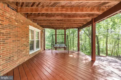 Exterior - 11965 Grey Squirrel Ln, Reston, VA 20194 photo 9 of 17