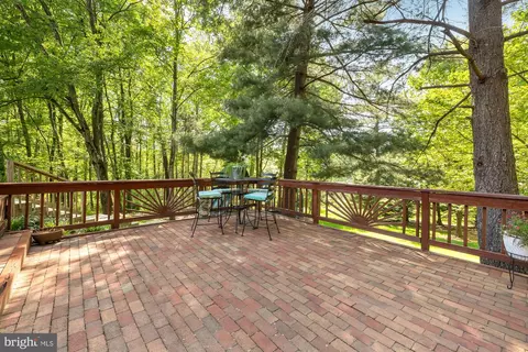 Exterior - 11965 Grey Squirrel Ln, Reston, VA 20194 photo 12 of 17