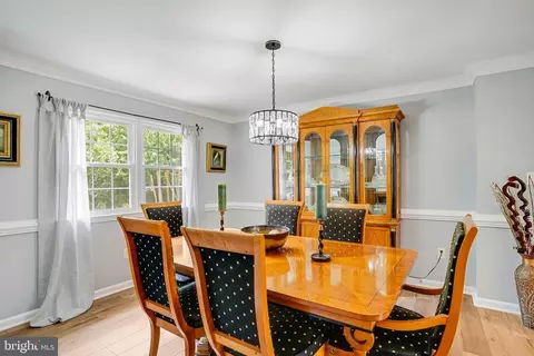 8209 Langbrook Rd, Springfield, VA 22152 photo 13