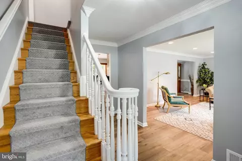 8209 Langbrook Rd, Springfield, VA 22152 photo 5