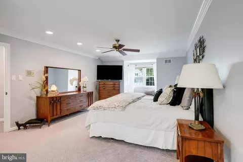 8209 Langbrook Rd, Springfield, VA 22152 photo 46
