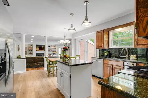 8209 Langbrook Rd, Springfield, VA 22152 photo 15