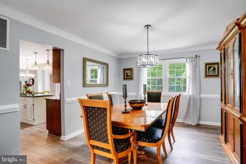 8209 Langbrook Rd, Springfield, VA 22152 photo 12