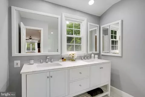 8209 Langbrook Rd, Springfield, VA 22152 photo 47