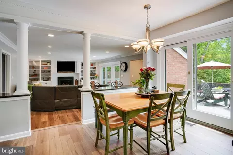 8209 Langbrook Rd, Springfield, VA 22152 photo 17